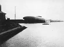 B&W photo of crashed Airship