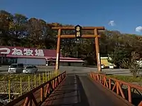 大門外的鳥居