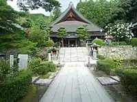 琉璃光寺本堂