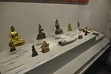 塔城地区博物馆展出的金、铜佛像