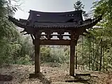 石牌坊背面