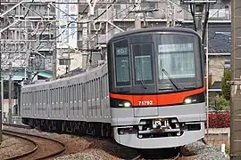 東武70090型