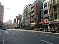 建功路北側店家