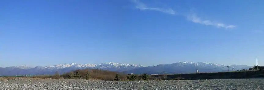 黒部川河口からの眺望、立山連峰と後立山