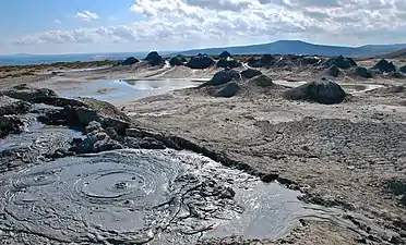 泥火山