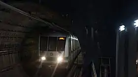 12号线AC-1219列車进龙漕路站