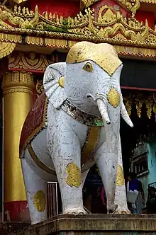 A statue of a white elephant