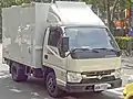 中華新達白色貨車