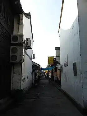 青石板路，自恒济典当处向北看