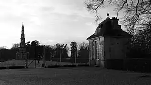 Pagode de Chanteloup et le pavillon du Concierge