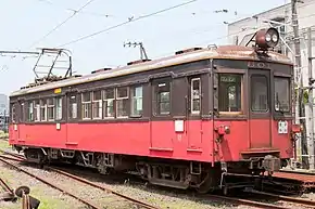 デハ801於仲之町車庫，2010年7月