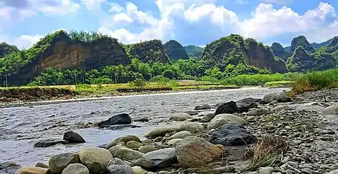 十八羅漢山與荖濃溪地景