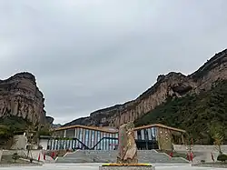 镇内黄崖洞风景区