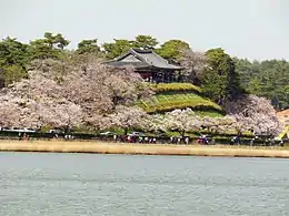 面向鏡浦湖的鏡浦台