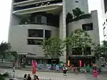 香港會所大廈正門