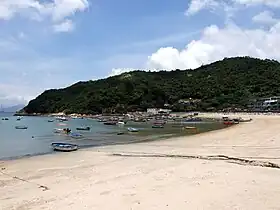 東灣海灘