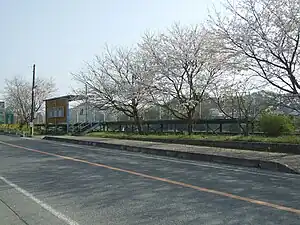 車站外觀（2011年4月10日）