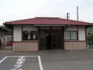 候車室與東多久交流廣場（2005年3月26日）