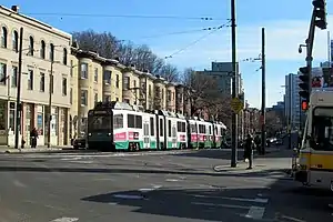 河道站及入城方向列车(2016)