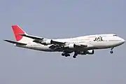 日航波音747-300