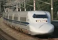 新幹線700系3000番台（车头旁边JR700的蓝色字样）