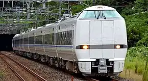 683系4000番台電車雷鳥（雄琴溫泉站）