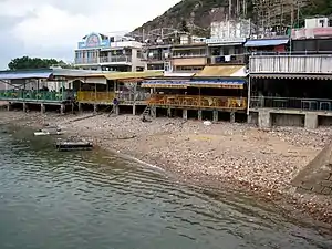 碼頭附近沿岸的海鮮酒家