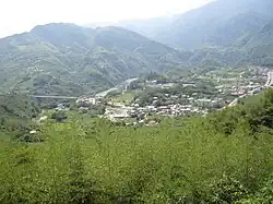 俯瞰山下的羅浮里與北橫公路羅浮橋