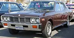 第四代日產Cedric 330型GL四門轎車