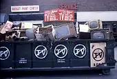 John Fekner（英语：）: No TV, street installation, New York (1980).