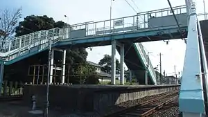 車站月台與跨線橋（2016年8月4日）