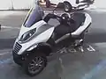 Piaggio MP3（英语：）