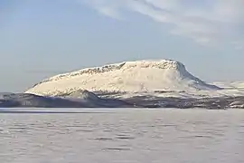 位于基尔皮斯湖畔的萨纳山