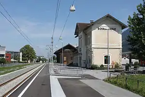 車站建築與月台