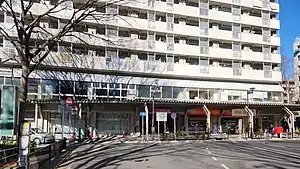 南口車站大樓（常盤平站大樓）（2023年1月1日）上層為都市機構常盤平一丁目市街地住宅