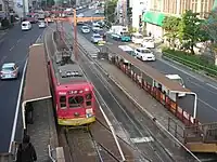 停靠於新大工町電車站的3號系統電車