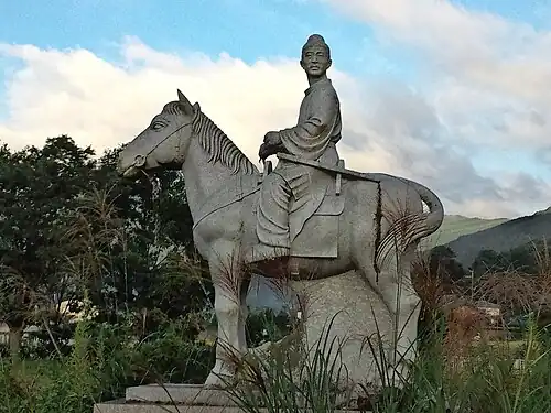 柿本人麻呂像（奈良縣宇陀市阿騎野・人麻呂公園）