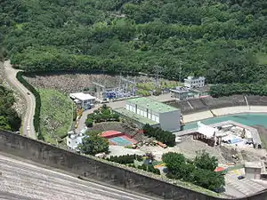 自石門水庫大壩上拍攝的石門發電廠