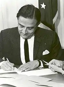 Vikram Sarabhai ， 印度空间研究组织 （ISRO）第一任主席， NASA印度原子能部门负责人