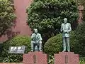 鳥井信治郎・佐治敬三像