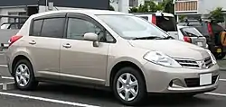 第一代日產Tiida車頭（後期型）