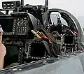 F-14D的儀表配置，增加多功能顯示器（Multi Function Display, MFD）的使用