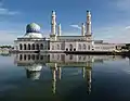 亚庇市立清真寺（Masjid Negeri Kota Kinabalu，2000年建）