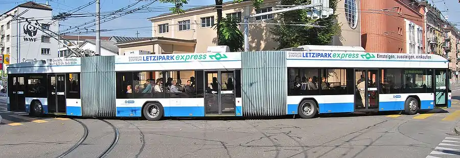 瑞士蘇黎世的三節無軌電車