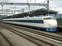 0系，原山陽新幹線「回聲號」用車（2008年12月14日已退役），R67編組，攝於2008年